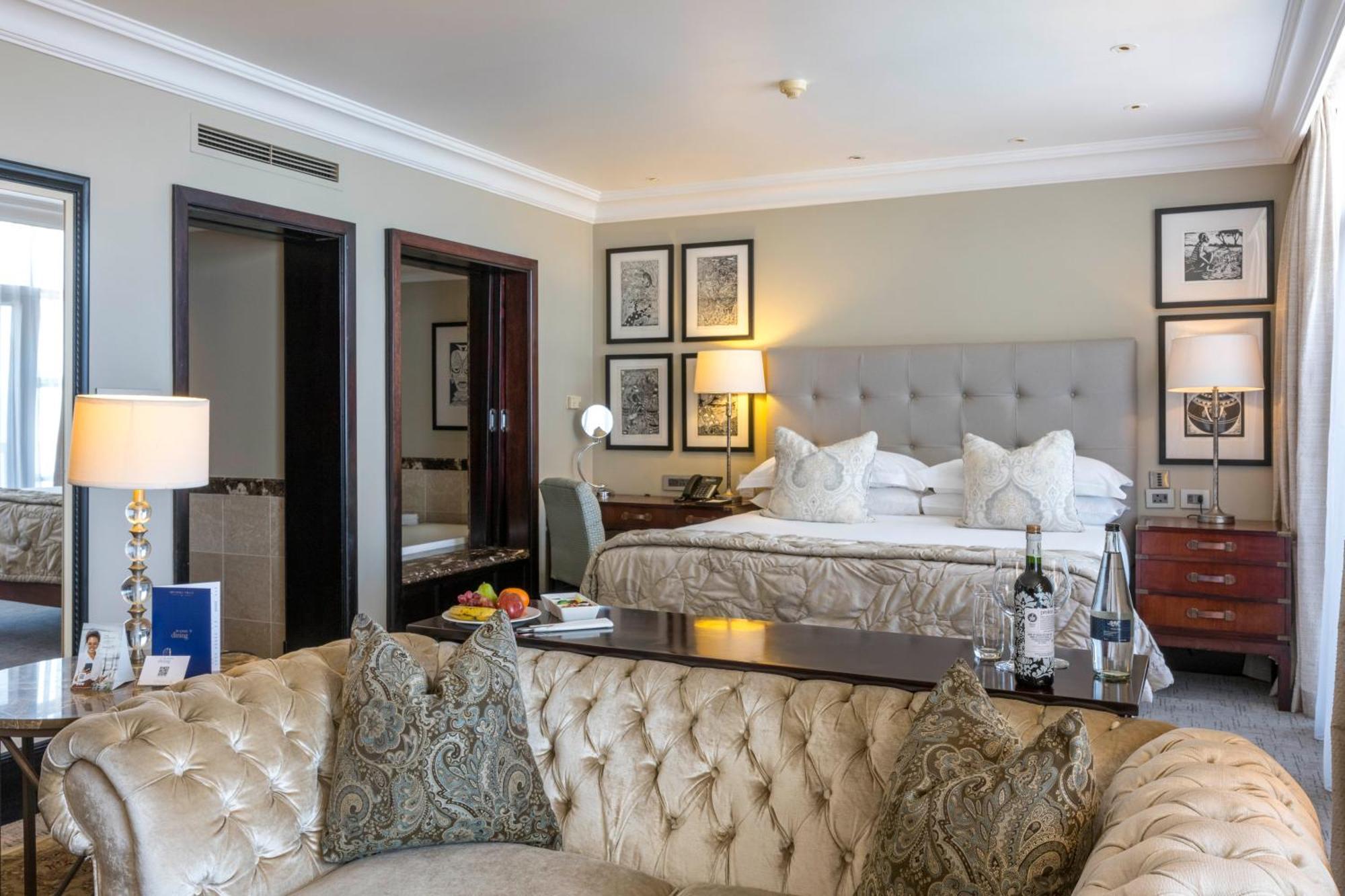Beverly Hills Durban Extérieur photo A suite at the hotel