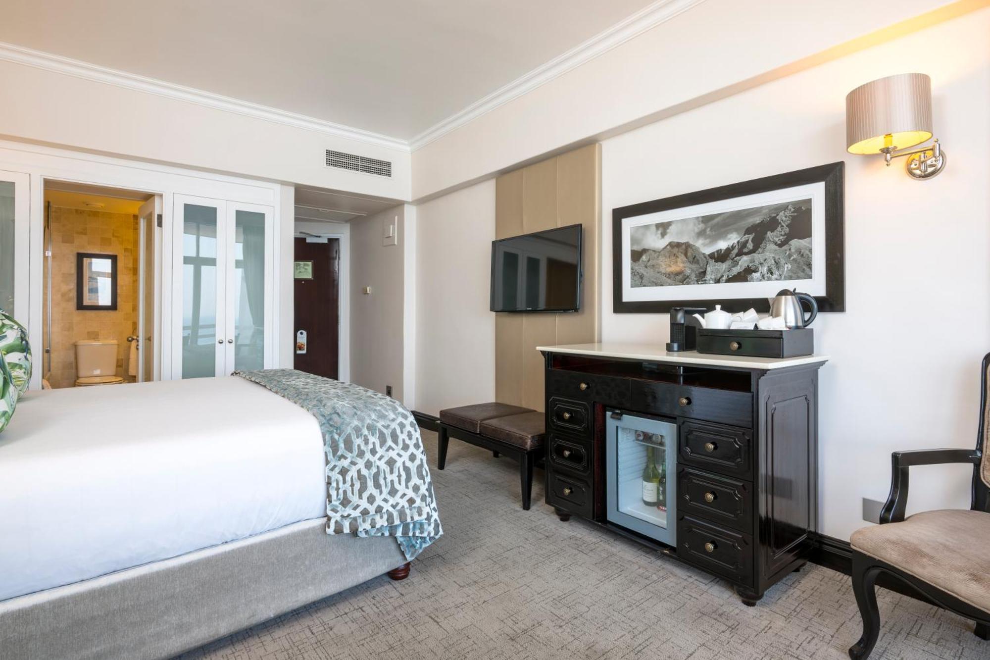 Beverly Hills Durban Extérieur photo A room at the Hilton London Paddington