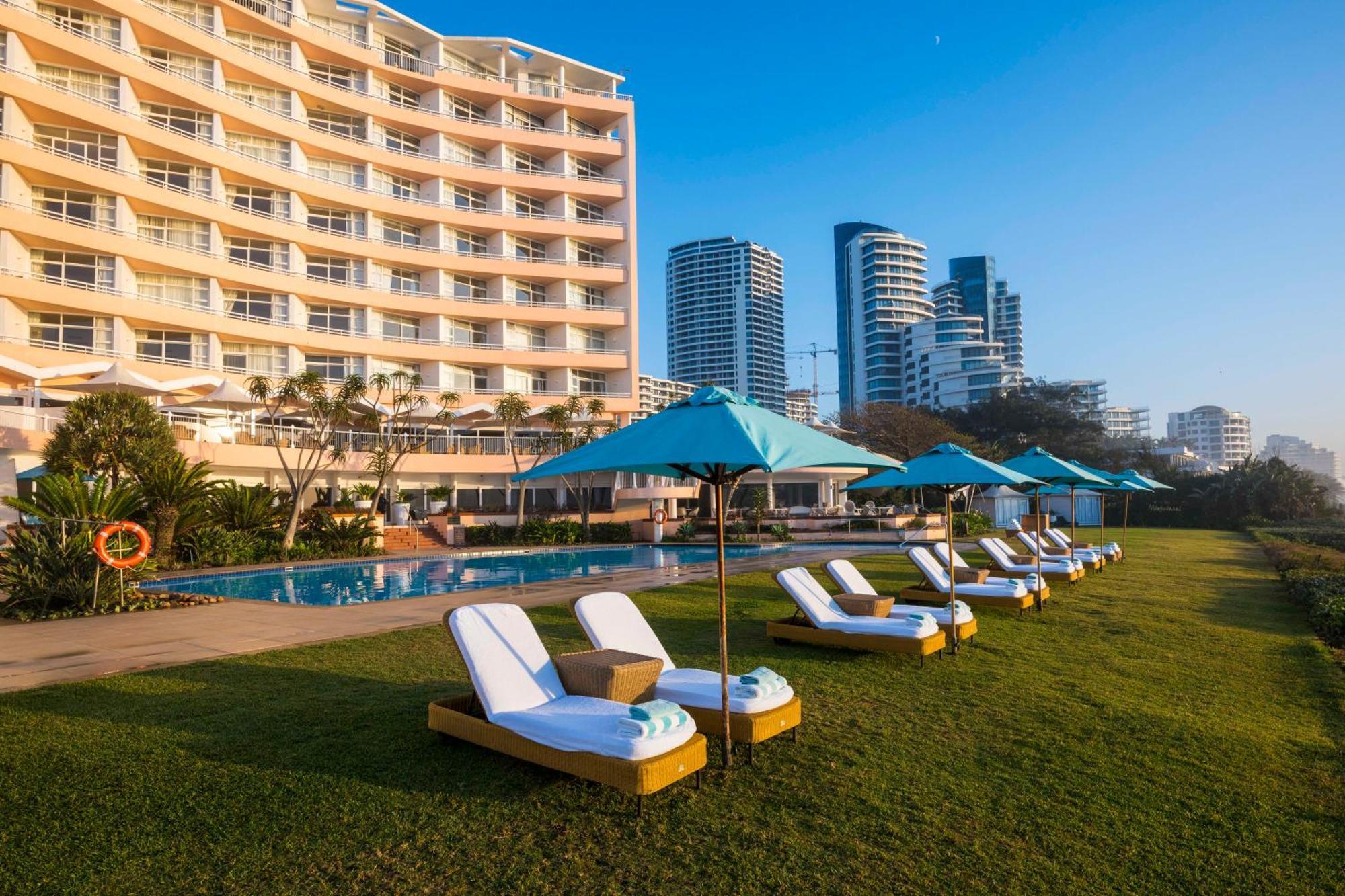 Beverly Hills Durban Extérieur photo The pool at The Oberoi Mumbai